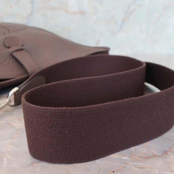 AUTHENTIC HERMES EVELYNE GM Chocolate brown clemence leather crossbody - Picture 5 of 15